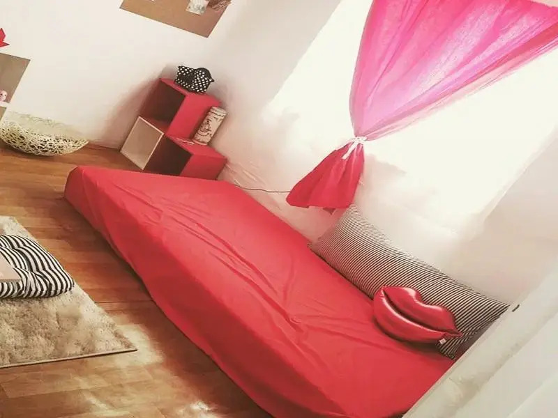 Danim Skyboat Female Guesthouse (только для женщин)