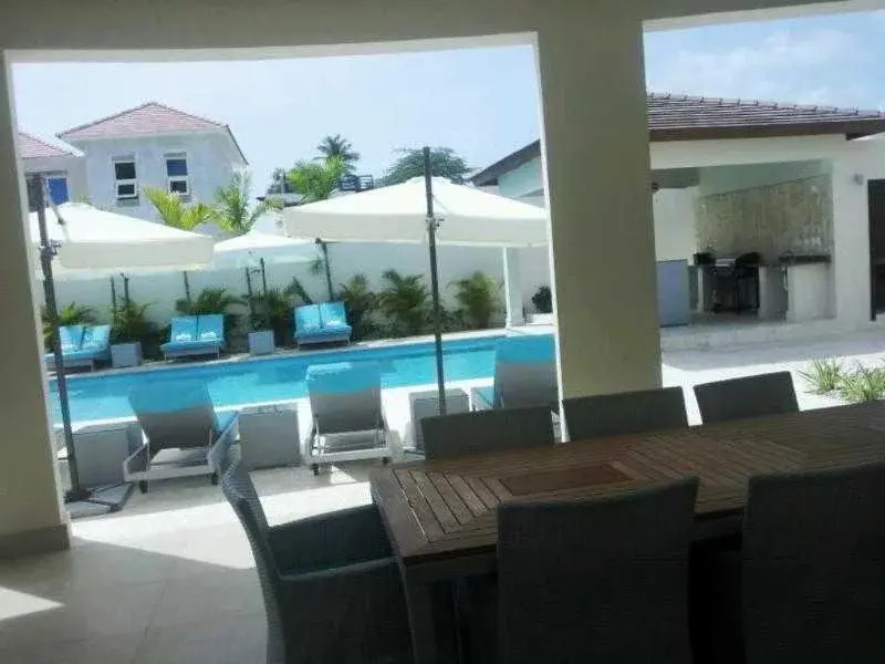 The Crown Suites at LHVC Resort