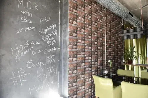 Tesla Bar & Rooms