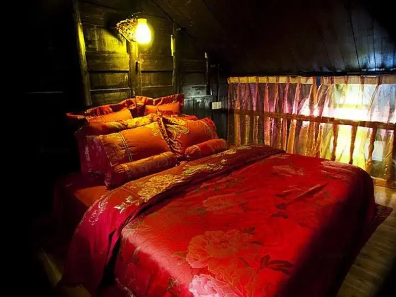 Fenghuang Qingke Guzhen Hotel