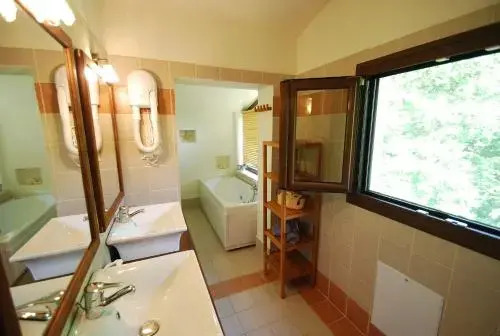 Jasmin Apartments