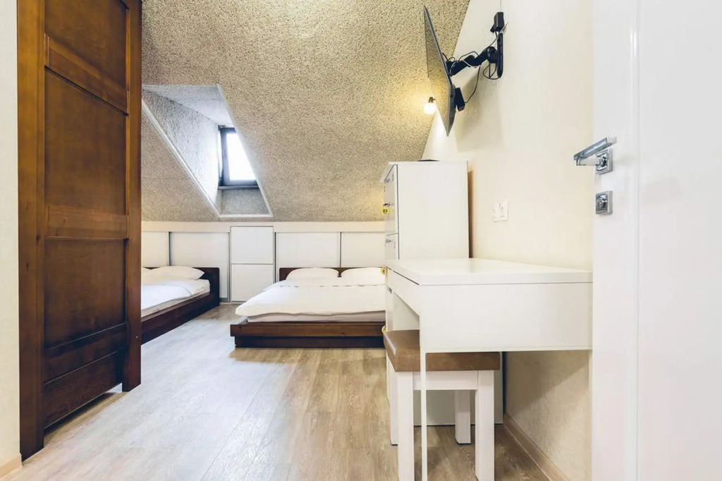 Sweet Home Hostel