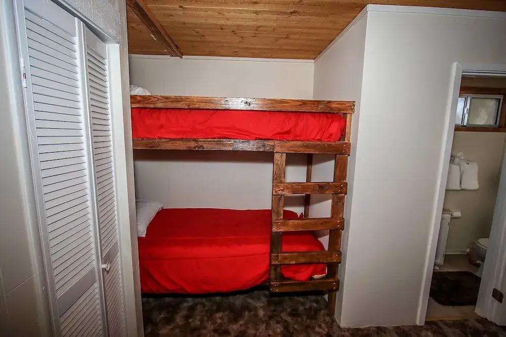 Sugar Bear 1576 2 Br home by RedAwning