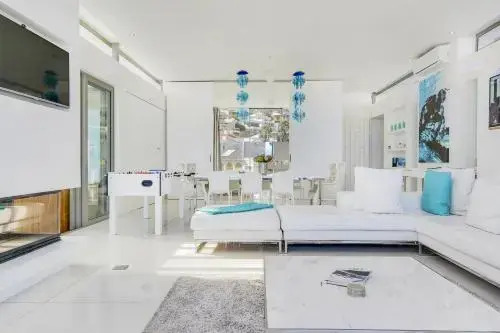 15 Views Penthouse