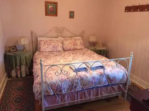 Lavender Cottage B&B