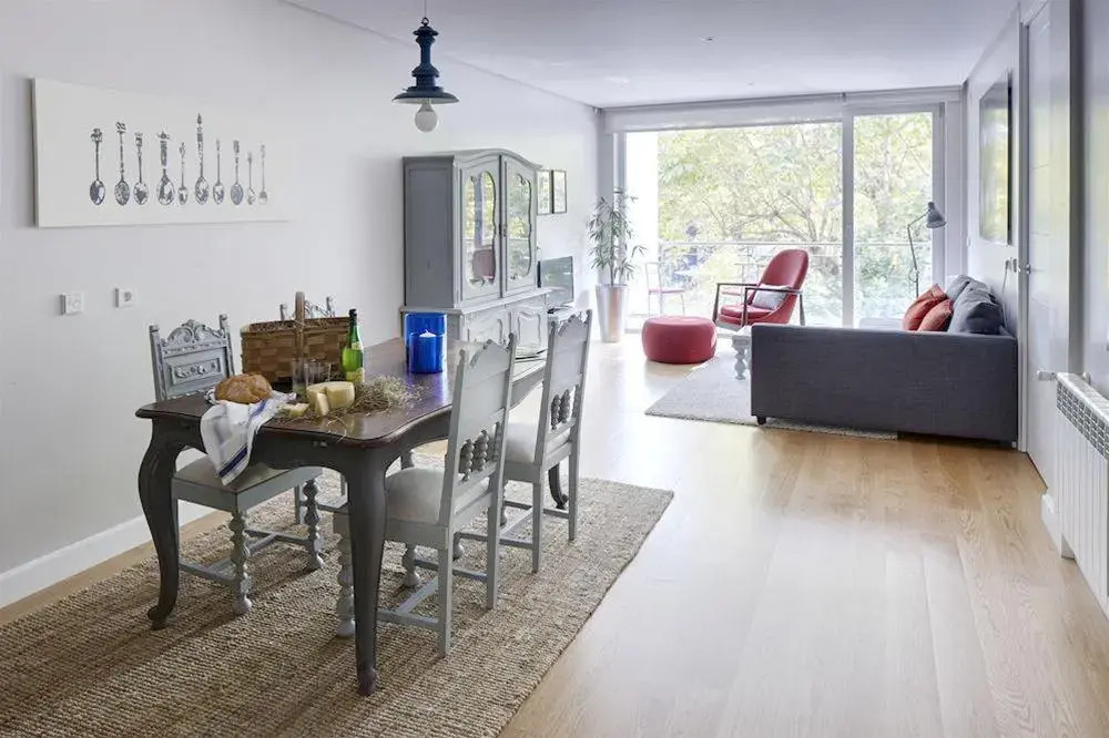 Amara Astoria - Luxury Apartments