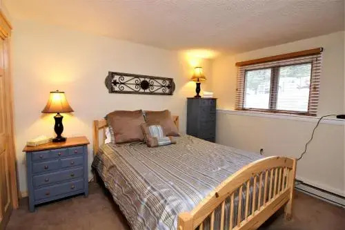 Charming 2-Bedroom Edgemont Condo with Ski Home Access A2