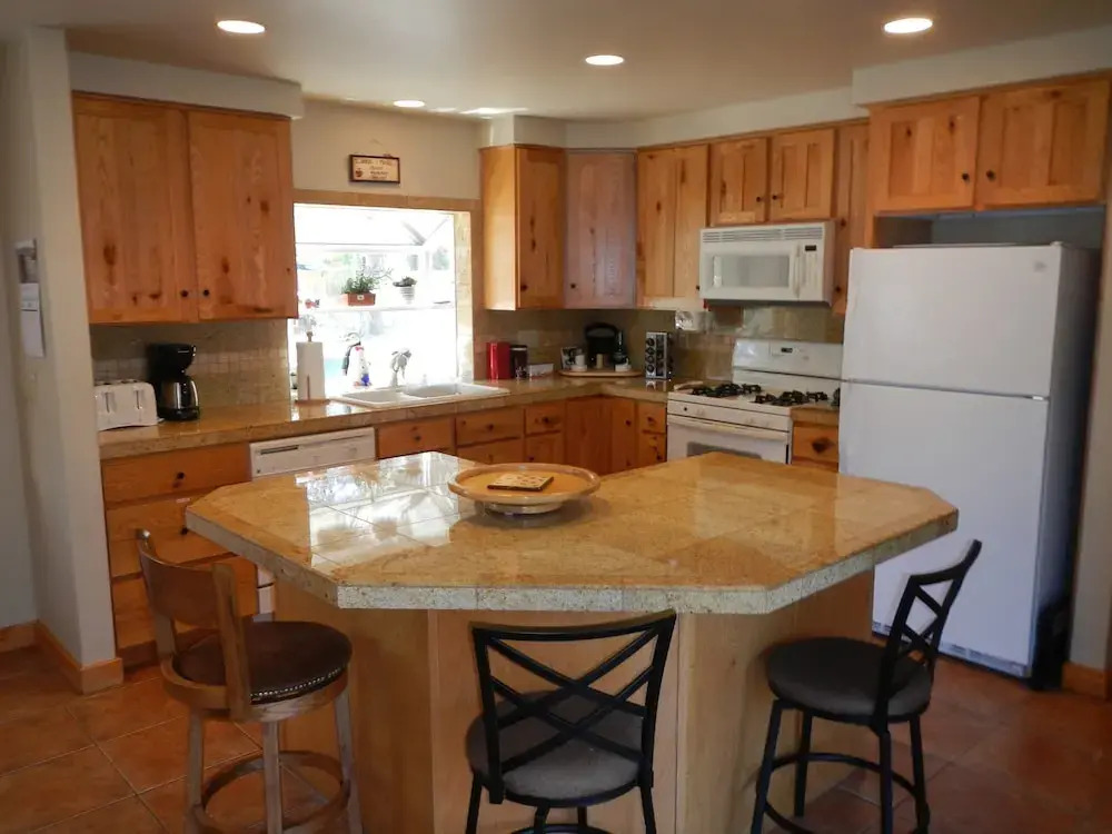 Heart of Truckee - 4 Br Home