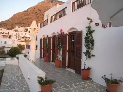 Kiki Hotel