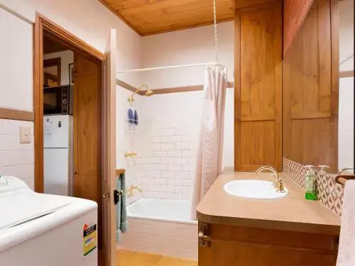 Maldon Cottage