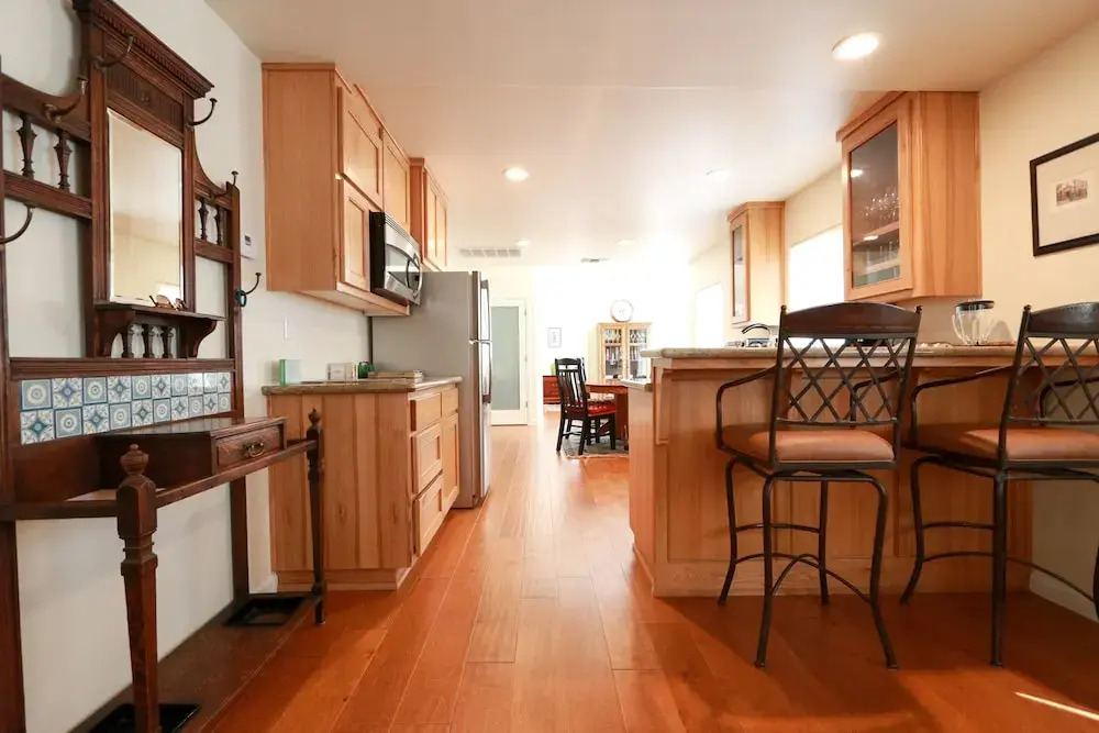 Quercus Acorn 2 Br home by RedAwning