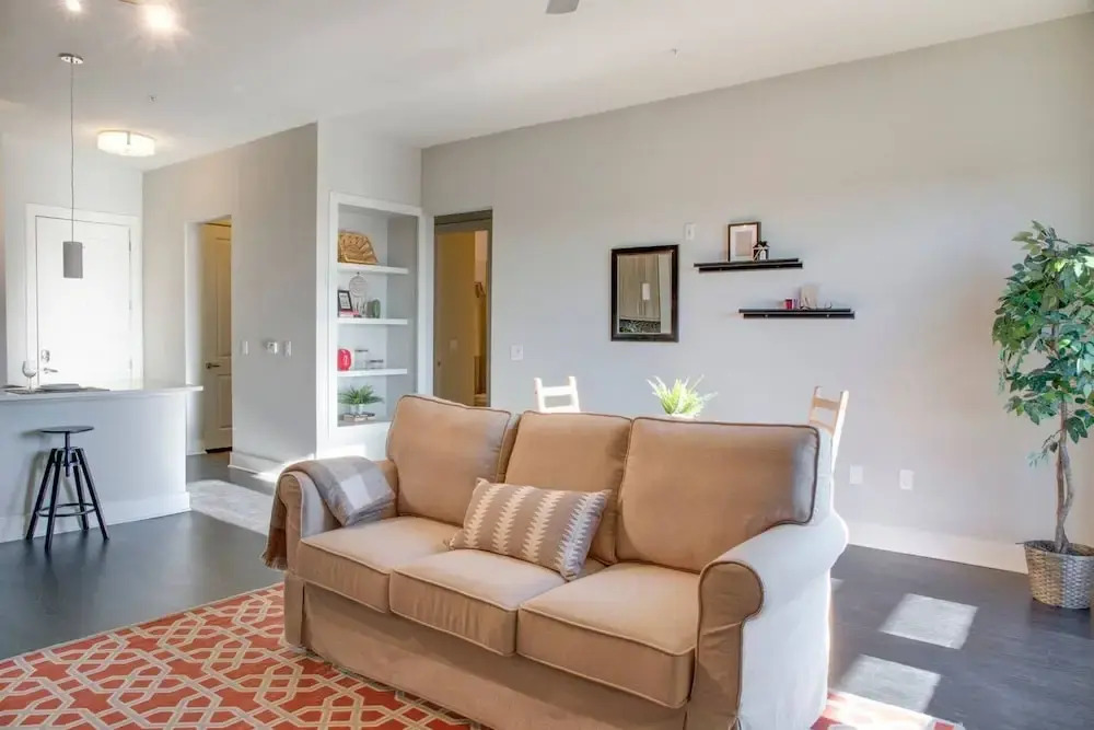 Stunning 1BR Apt In Uptown Near Ballpark
