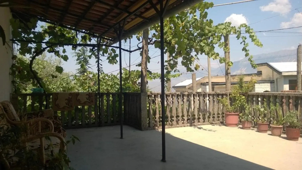 Floras Guesthouse The Fir Gate