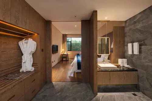 Hong Long Jing Hotel