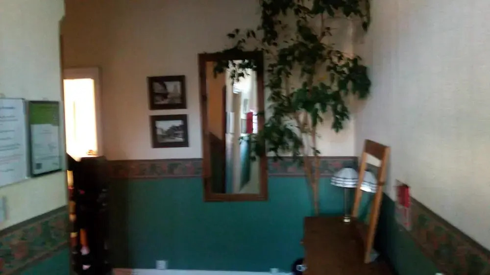 Chesterfields Guest House