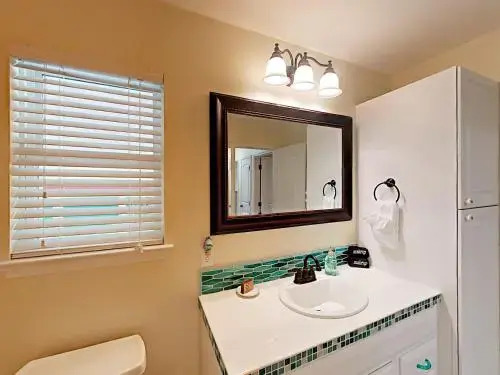 1420 Live Oak Home - 2 Br home by RedAwning
