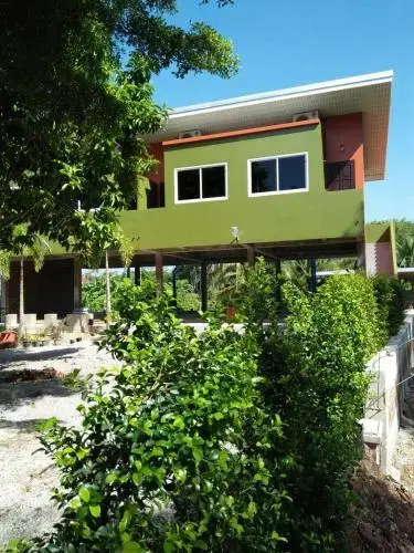 Kampanat House