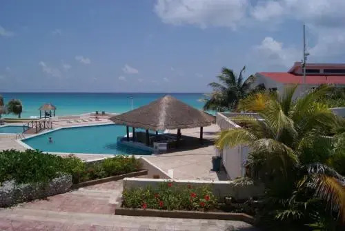 Cancun Beach ApartHotel