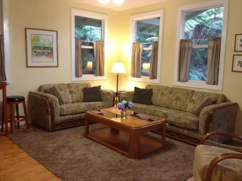 Carson's Kaloko Mountain Cottage