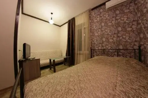 Shara Talyan Guest House & Tours