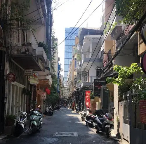 Sakura House