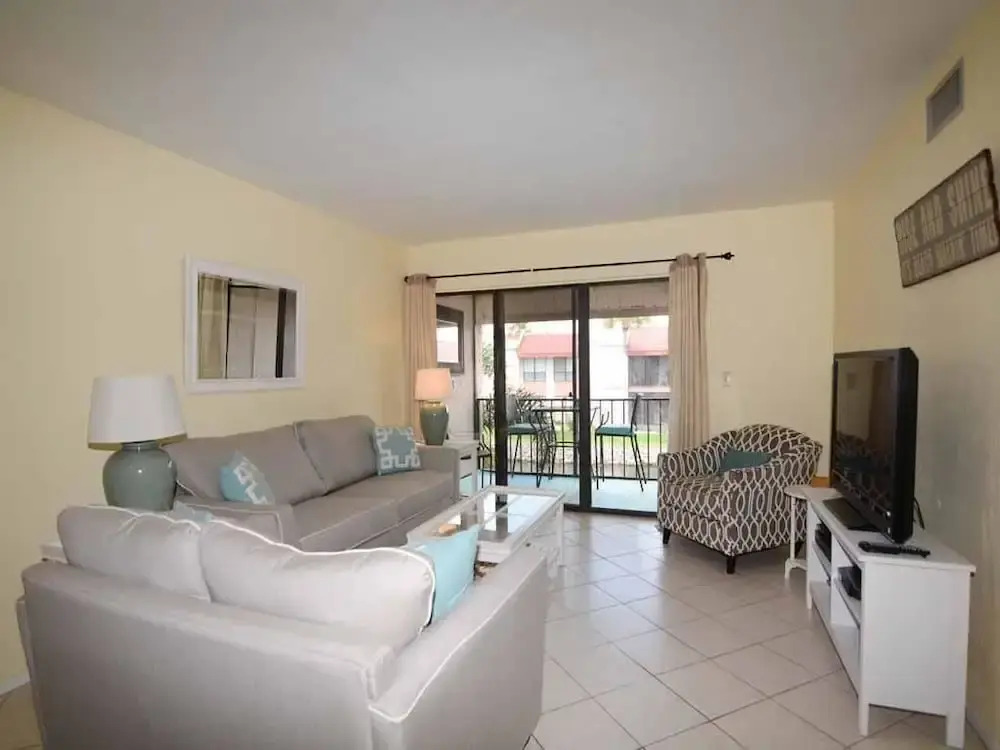 Runaway Bay 207