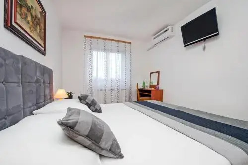 Rooms Ladonja