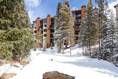 Powderhorn Lodge