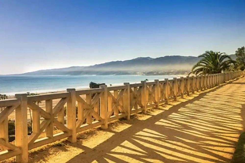 Sunset Retreat 1 Bd Condo Walk to Beach!