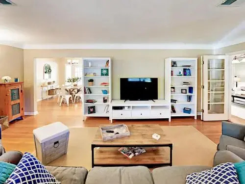 20th St West - 3 Br Home