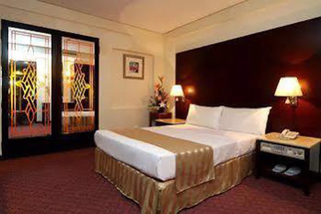 Royal Castle Hotel