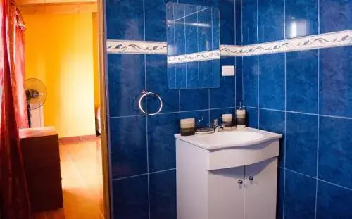 Hostal Alabalti