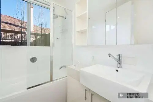 Caulfield Executive Apartment