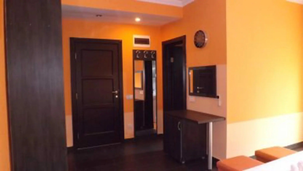 Guest House West Gate