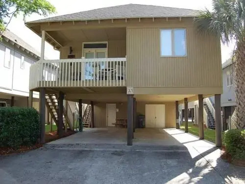 Summer 20 3 Br condo by RedAwning