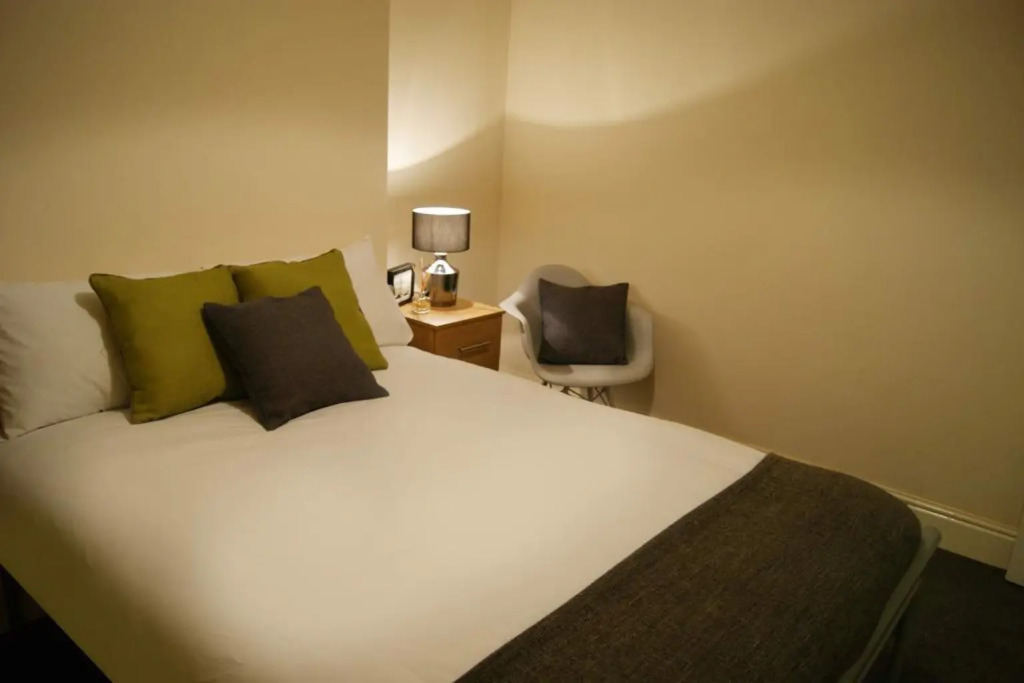 Birmingham Guest House I