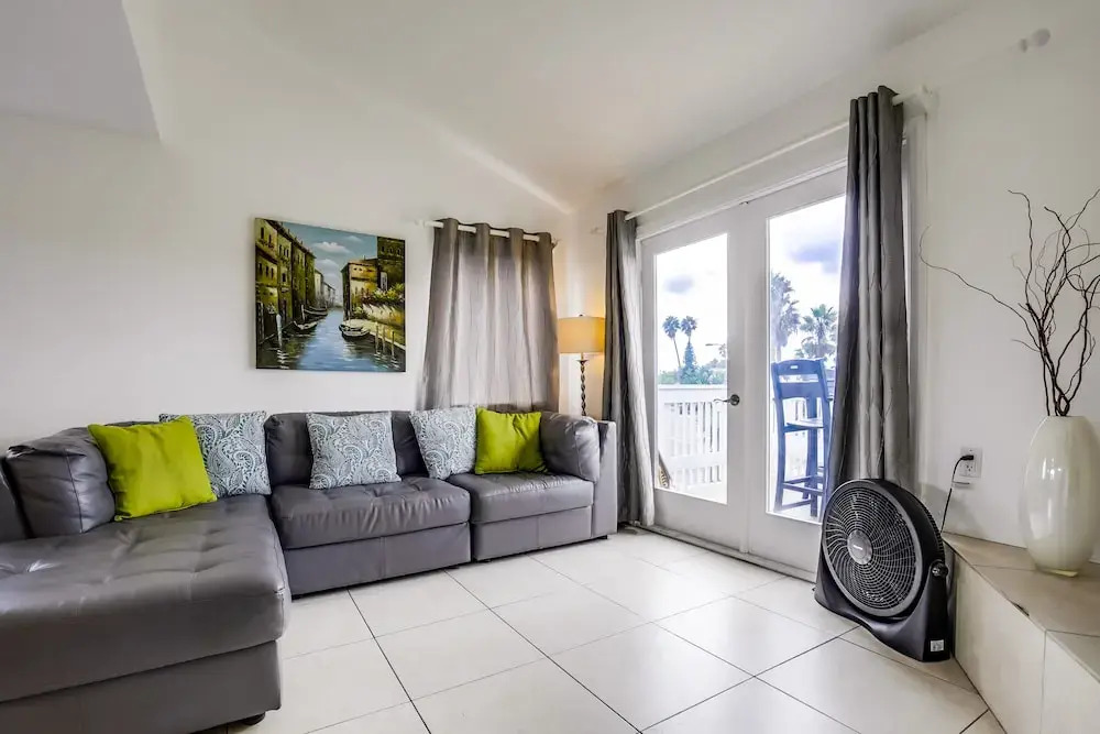OB Loungin 1 - 3 Br Condo