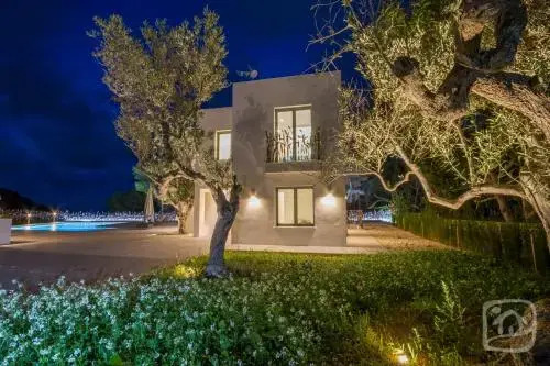 Villa Tabarca by Abahana Villas