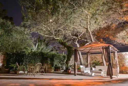 Toto Residence