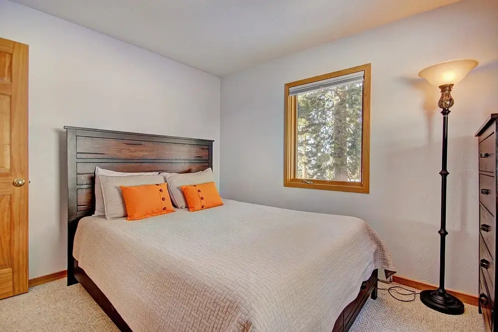 Bearing Tree 5 Br home by RedAwning