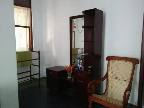 Yoho Saman Travellers Nest