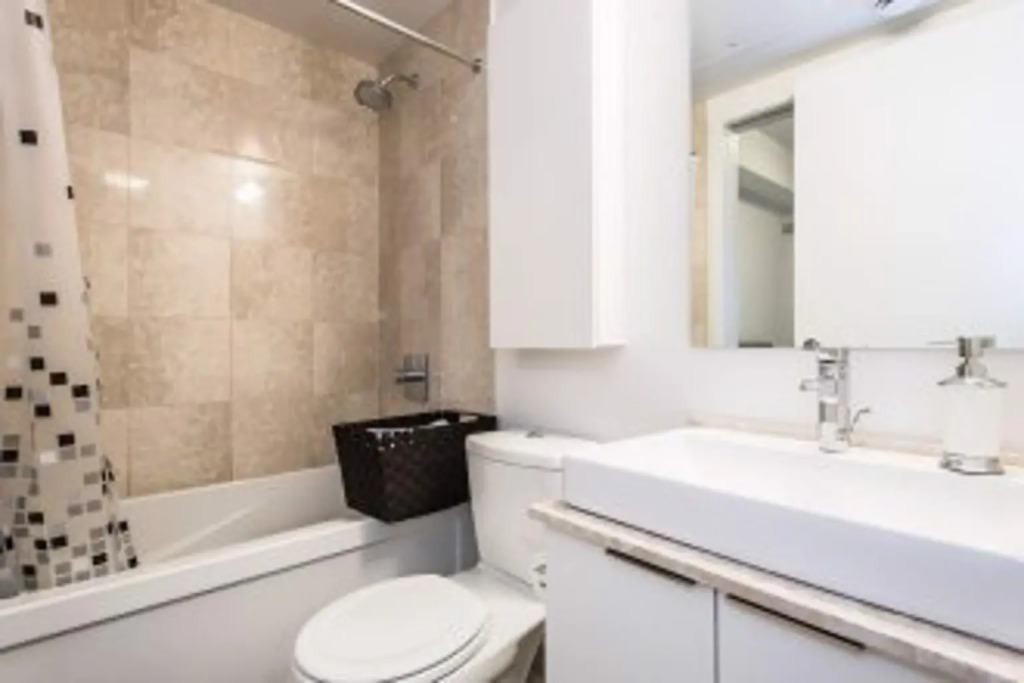 JP Stays - Cozy Lakeview Condo Downtown Core offered by Short Term Sta