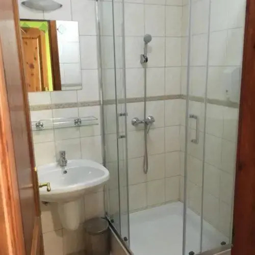 Földvár Panzió és Corner Sport Büfé