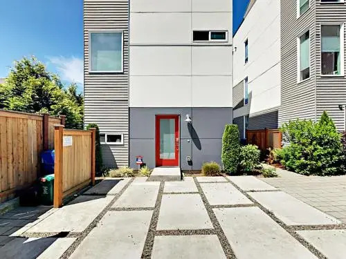 921 29th Ave S Home