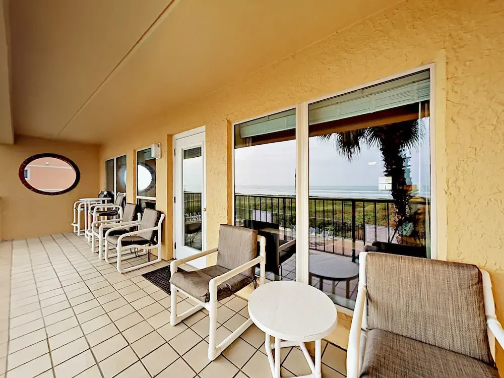 4400 Gulf Blvd Condo Unit 208