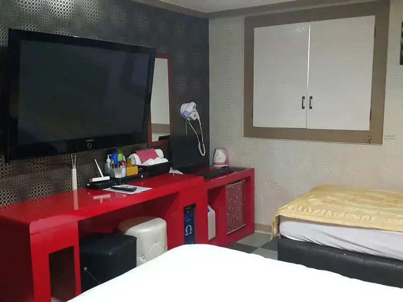 Q Motel