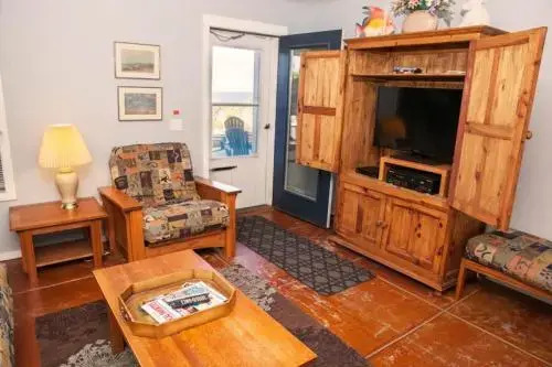 Imagine - 2 Br home by RedAwning