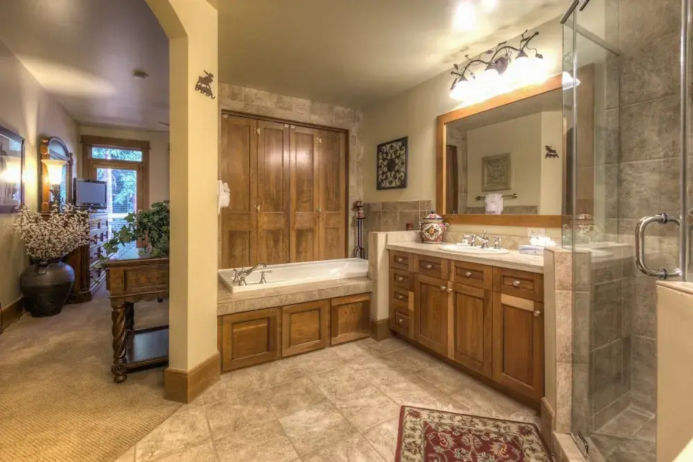 Lone Eagle #3042 - 3 Br Condo