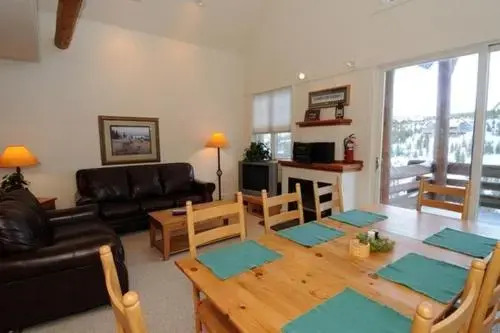 Saddleridge Townhomes