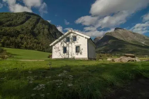 Hansali Holiday Home